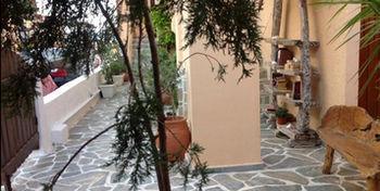 Ilias Apartment *